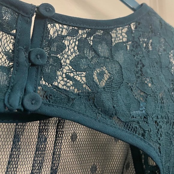 🎉 3/21 Host Pick! 🎉 BCBG Max Azria Teal Lace & Tulle Cocktail Dress - Size 4 - Picture 8 of 12